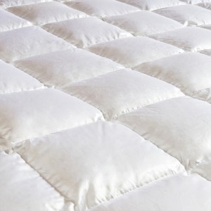 zoom piquage couette Drouault Eider